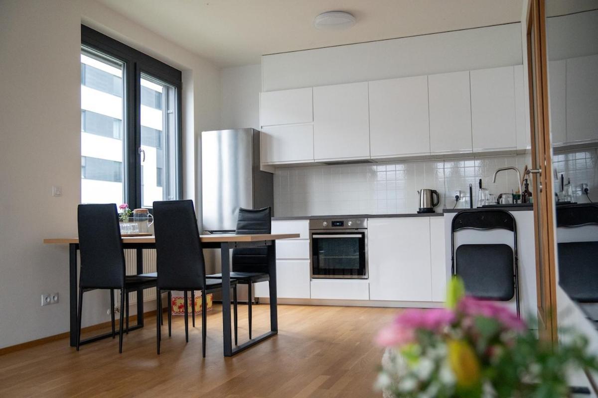 Apartment Modern With Own Parking